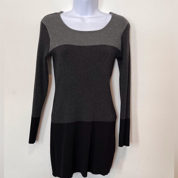 AGB Ribbed Knit Sweater Dress Medium - Picture 1 of 4